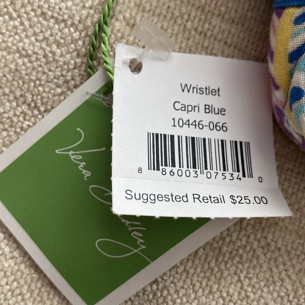 New Vera Bradley wristlet - Picture 4 of 4